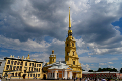 Петропавловский собор  ( собор Святых Апостолов Петра и Павла) в Петропавловской крепости