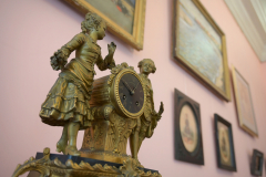 В музее