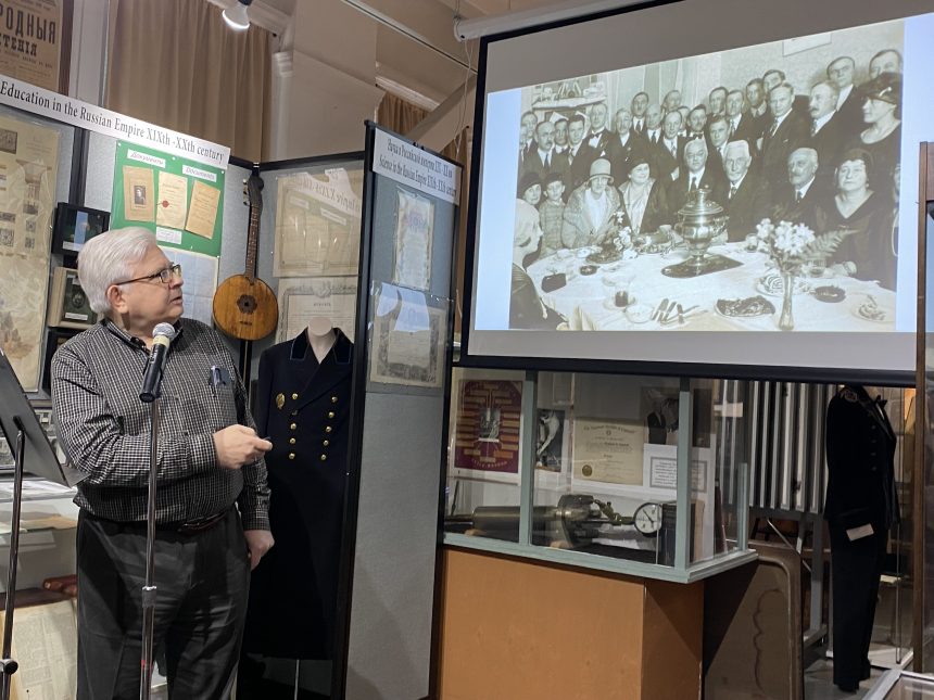 Выступление заместителя председателя музея Ива Франкьена. К 100-летию основания Общества русских ветеранов Великой войны в Сан-Франциско