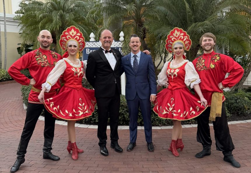 Участники русского Бала во Флориде Флорида: Русский бал в Санкт-Петербурге