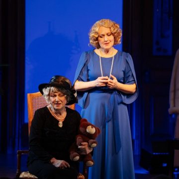 Новый русский спектакль в Монреале: «Две легенды наедине»